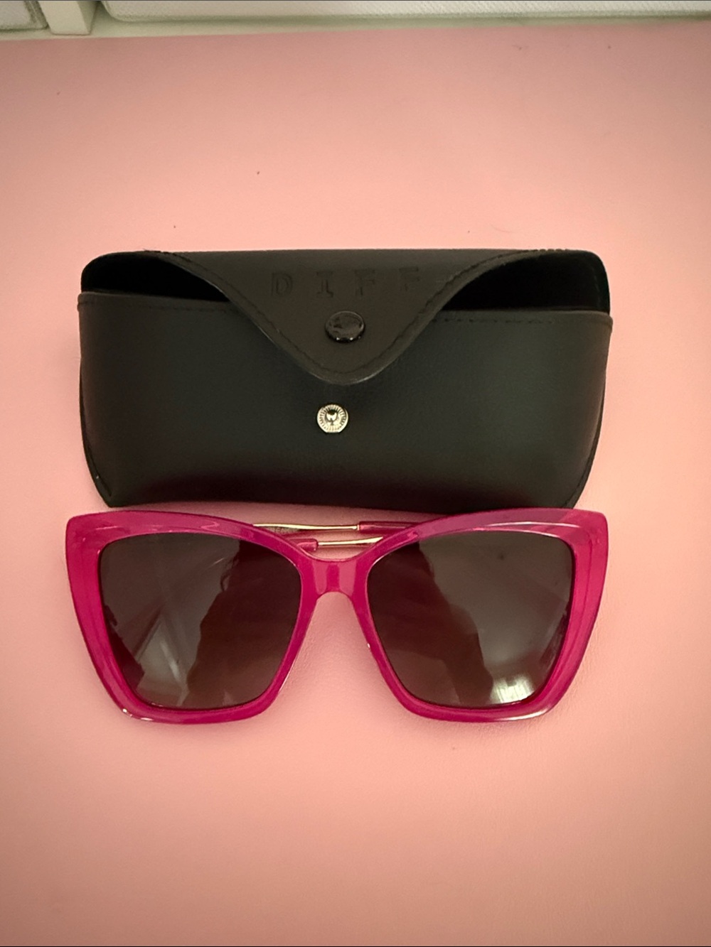 DIFF Becky Hot Pink Sunglasses